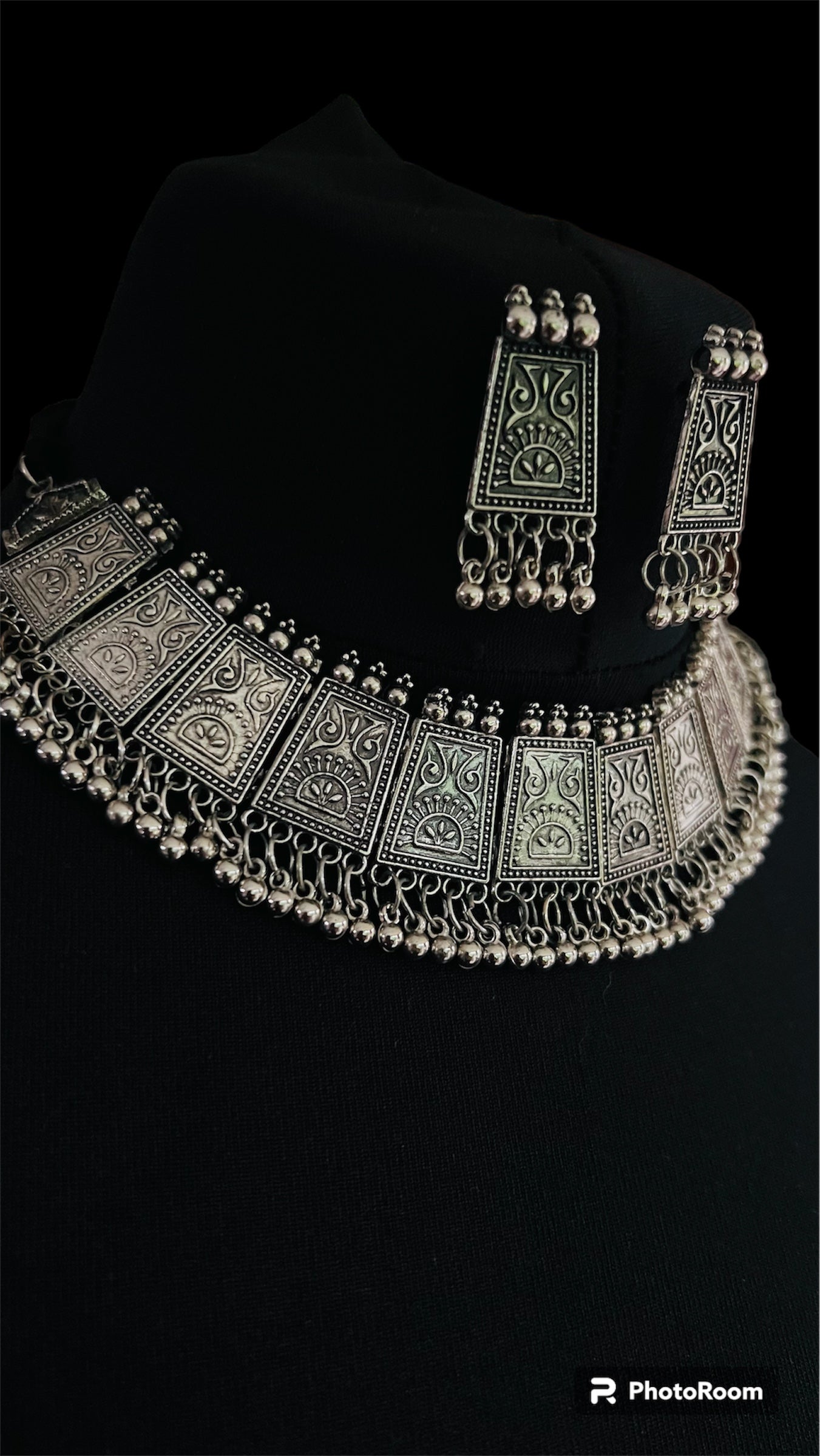 Necklace and earrings set