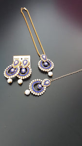 Moti and blue stone pendant earrings and tika set