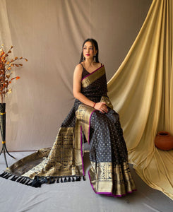 Silk saree with zari weaving