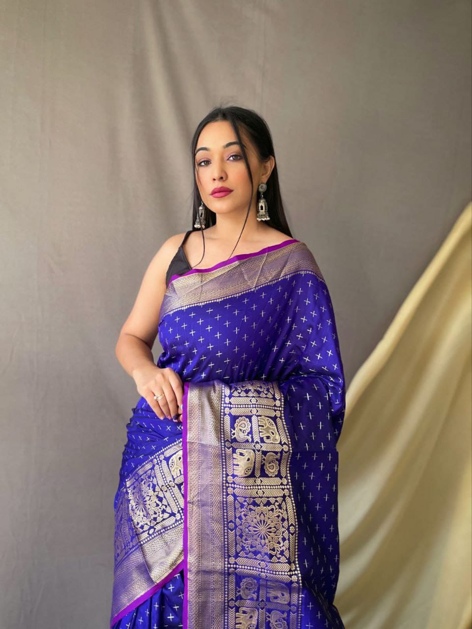 Silk saree with zari weaving