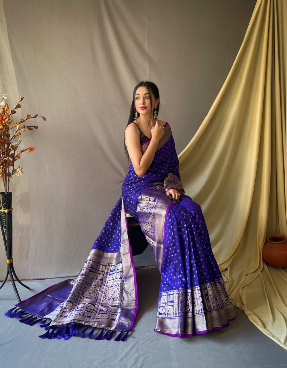 Silk saree with zari weaving