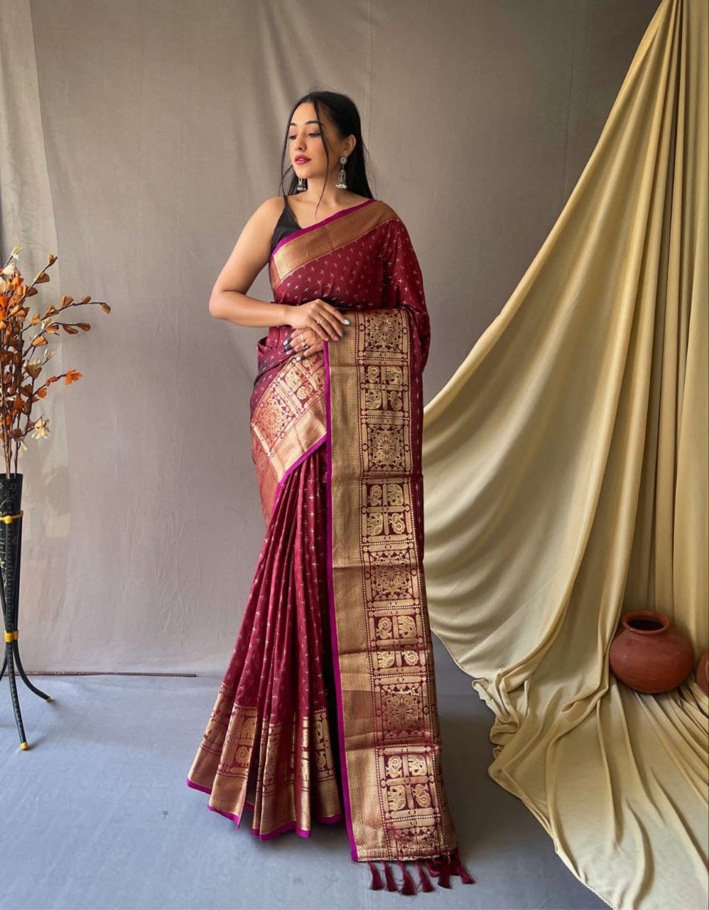 Silk saree with zari weaving